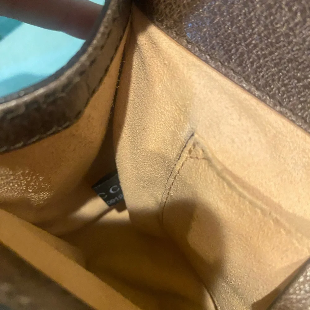 Authentic Gucci Bengal Padlock GG Supreme Shoulder Bag 🐅💕 🐅 - Picture 12 of 14